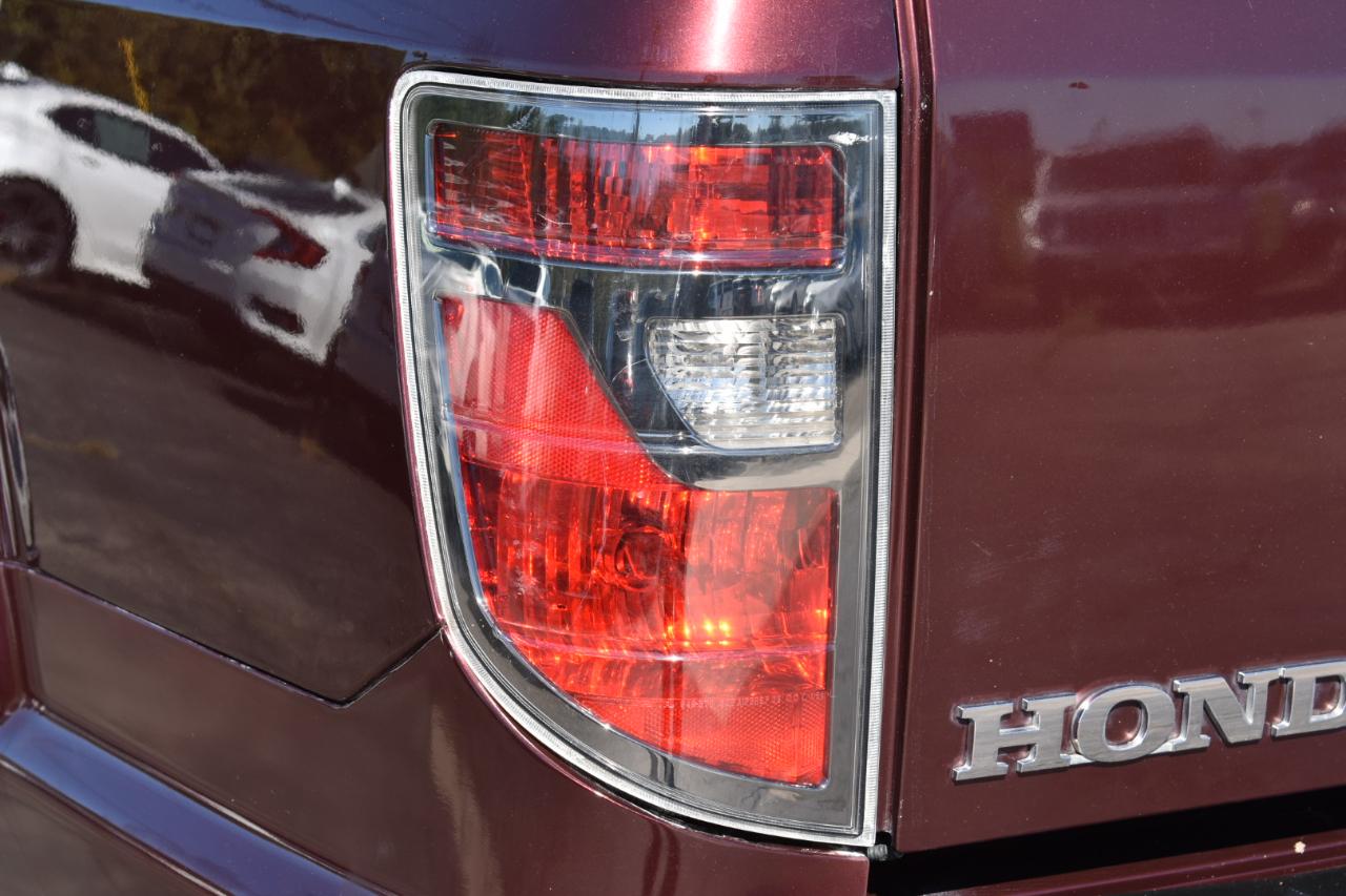 Honda Ridgeline RTL w/ Leather and Navigation 2012