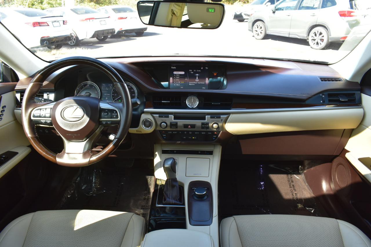 Lexus ES 350 Sedan 2016
