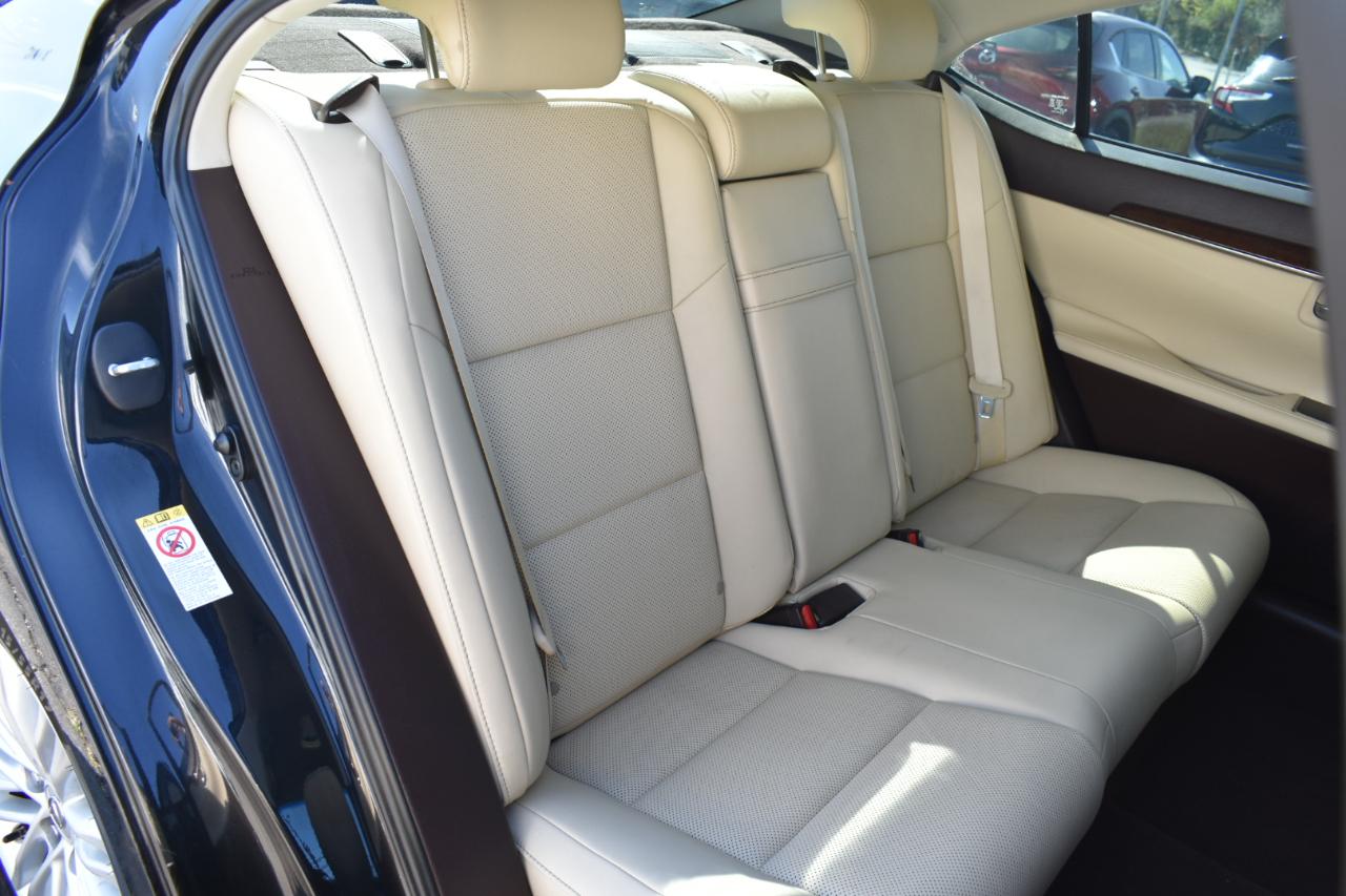 Lexus ES 350 Sedan 2016