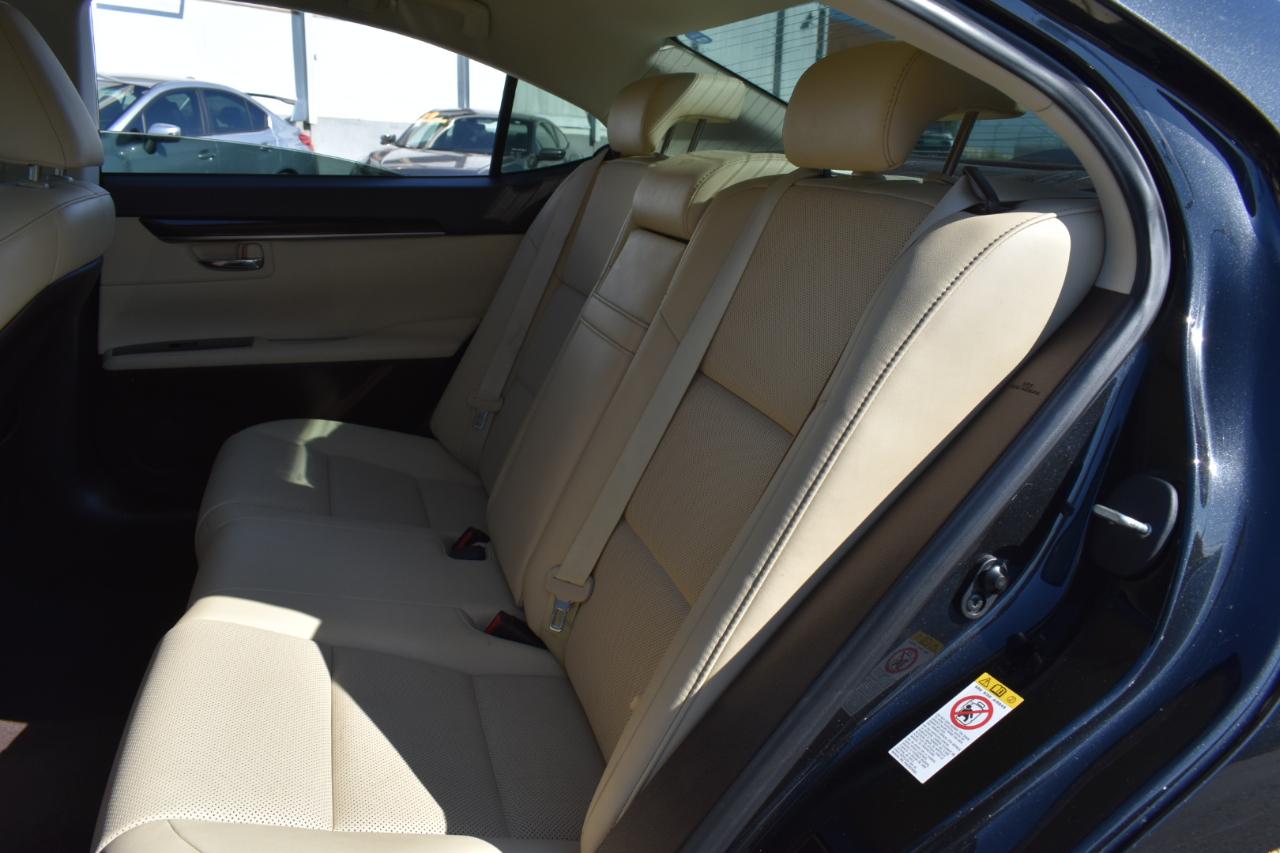 Lexus ES 350 Sedan 2016