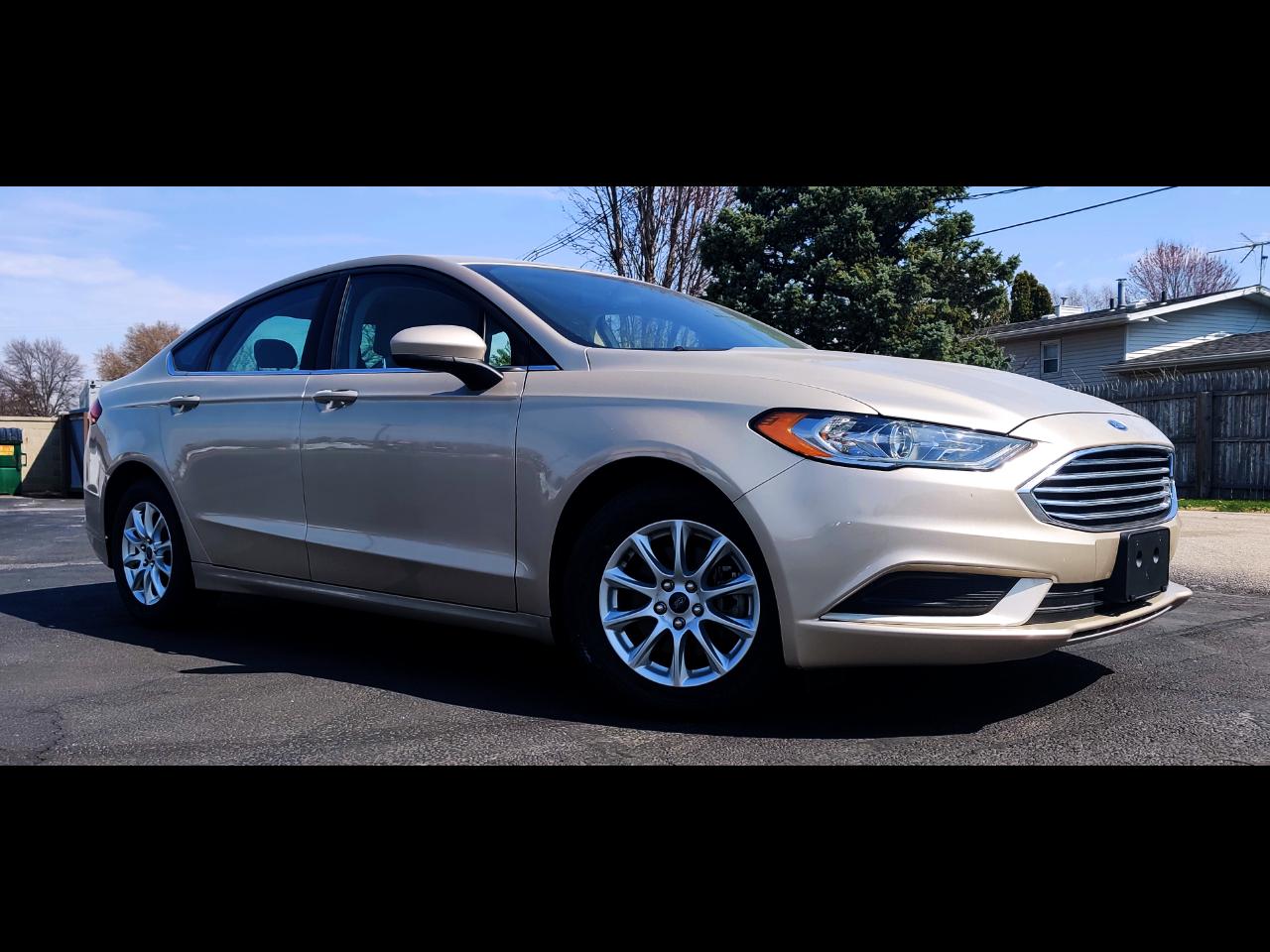 Ford Fusion S FWD 2017
