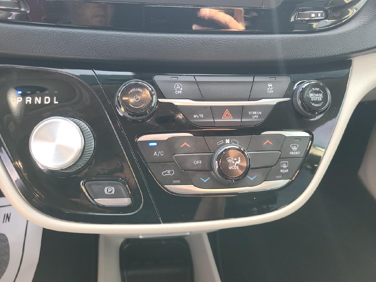 Chrysler Voyager LXI FWD 2021