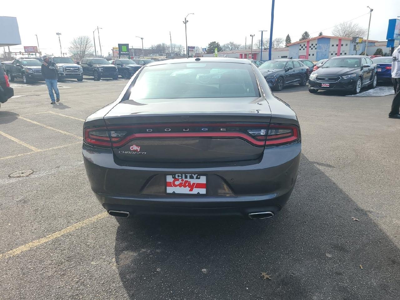 Dodge Charger SXT RWD 2019