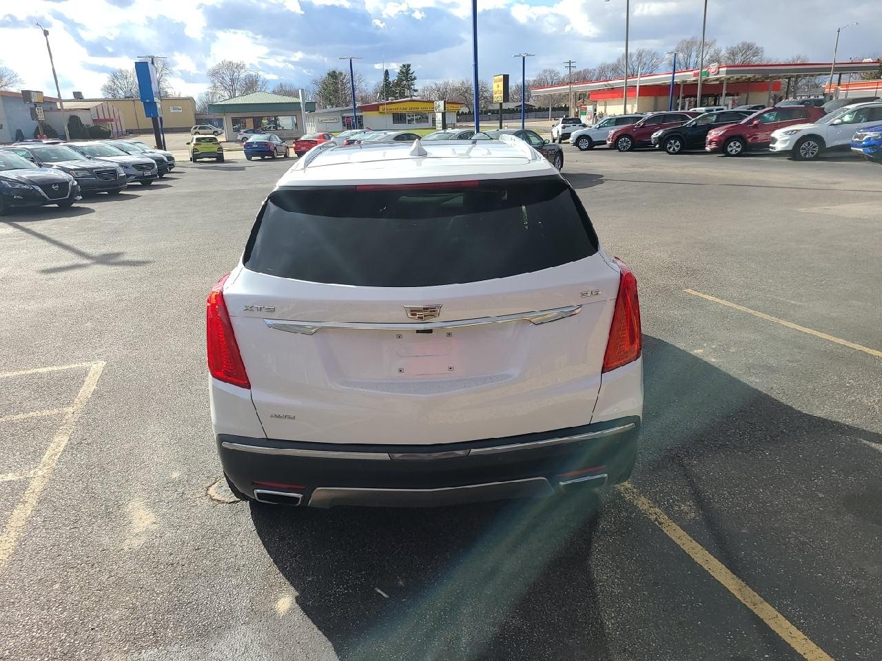 Cadillac XT5 AWD 4dr Platinum 2017