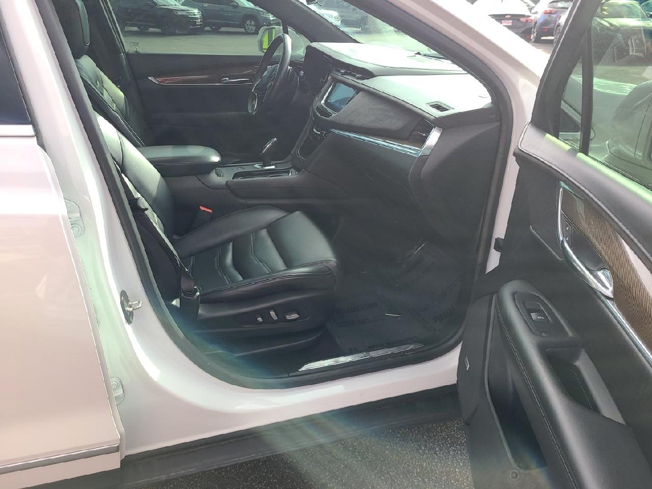 Cadillac XT5 AWD 4dr Platinum 2017