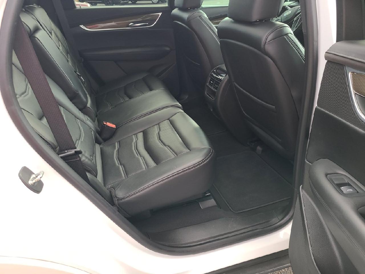 Cadillac XT5 AWD 4dr Platinum 2017