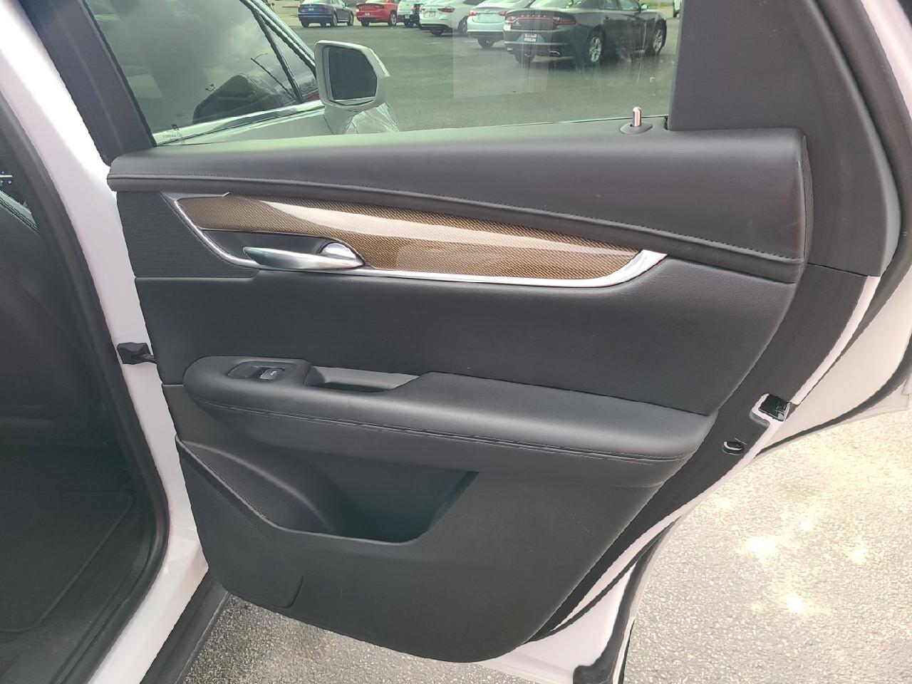 Cadillac XT5 AWD 4dr Platinum 2017