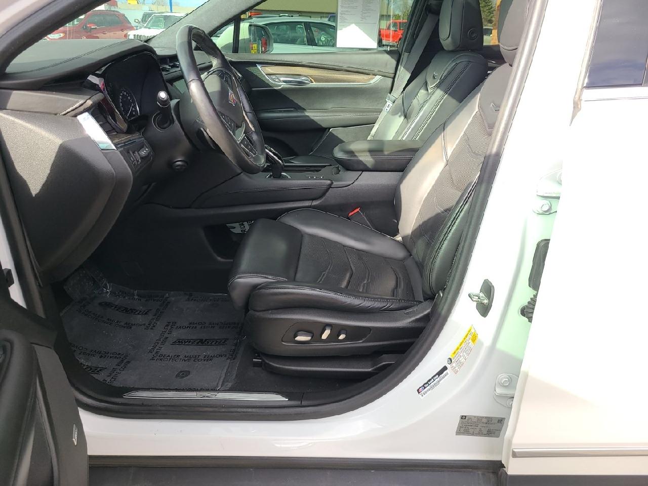Cadillac XT5 AWD 4dr Platinum 2017