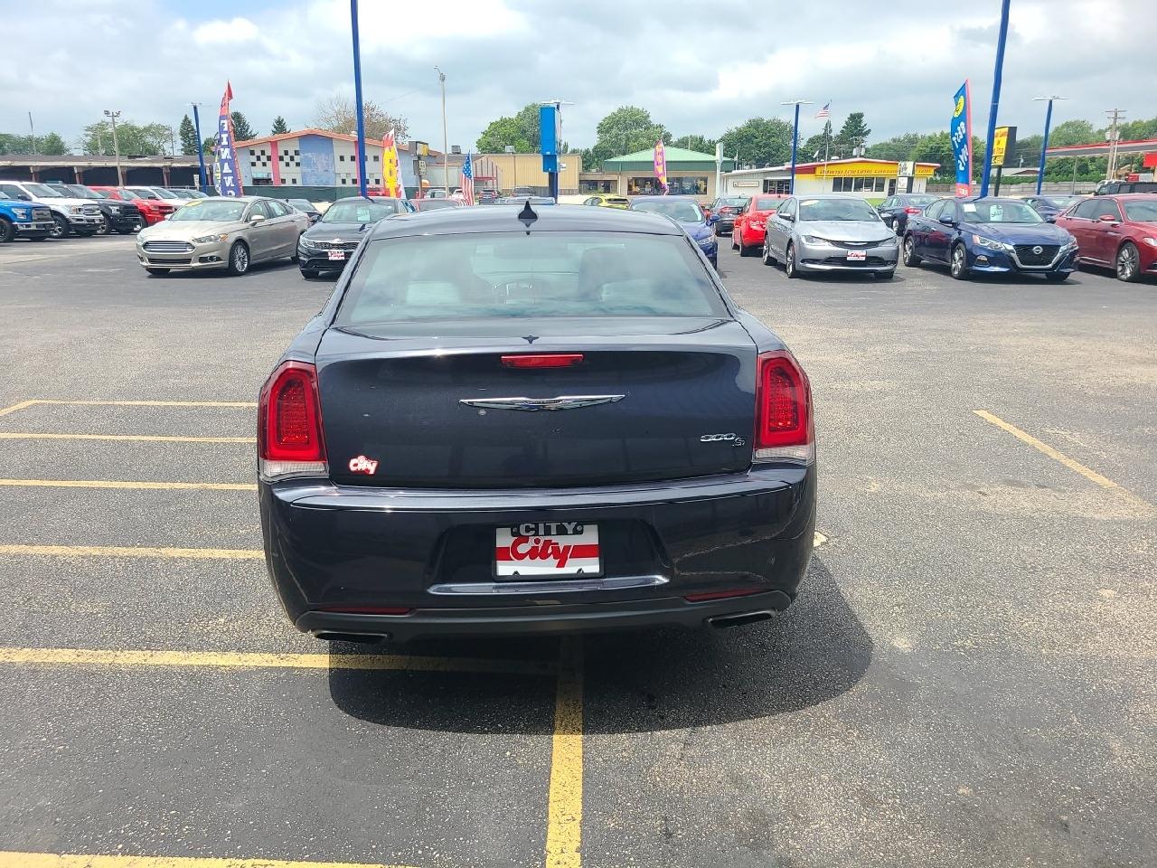 Chrysler 300  2017