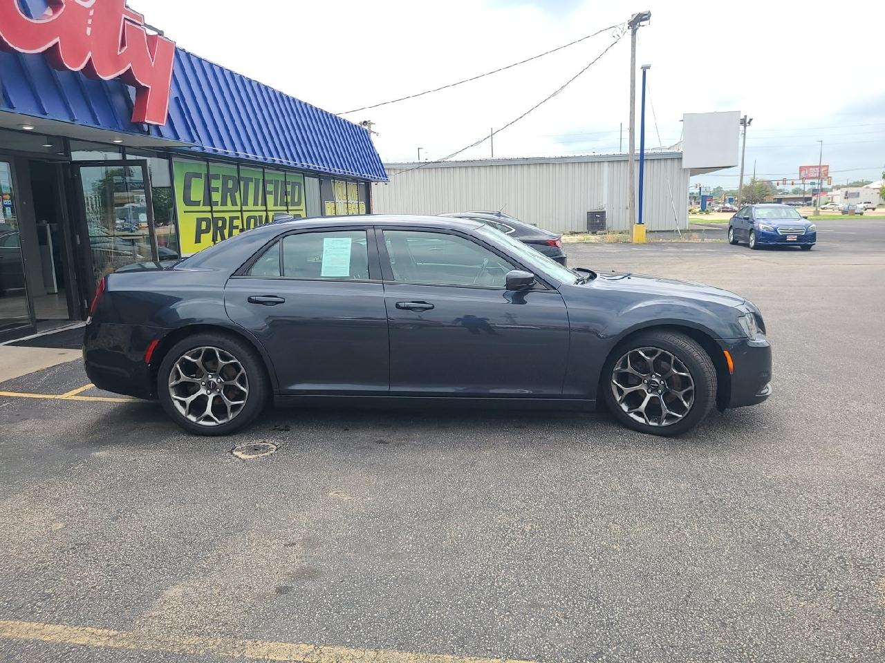 Chrysler 300  2017