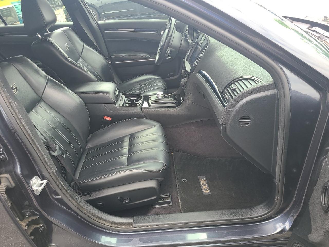 Chrysler 300  2017