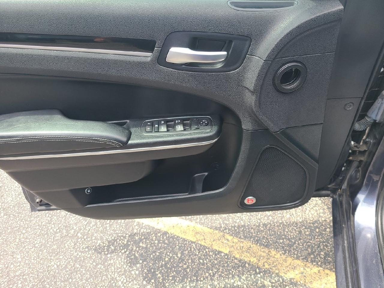 Chrysler 300  2017