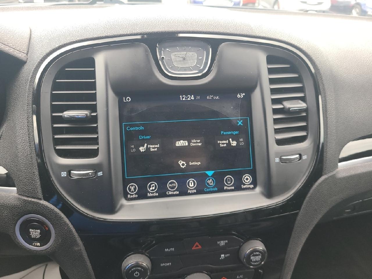 Chrysler 300  2017