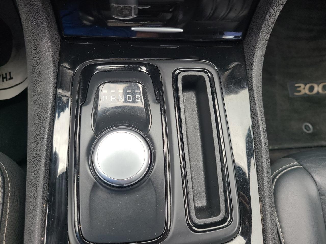 Chrysler 300  2017