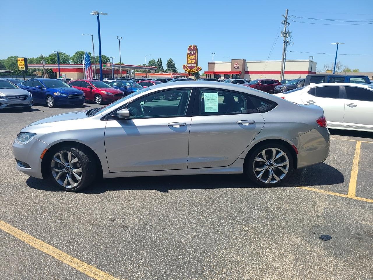 Chrysler 200 4dr Sdn S FWD 2015