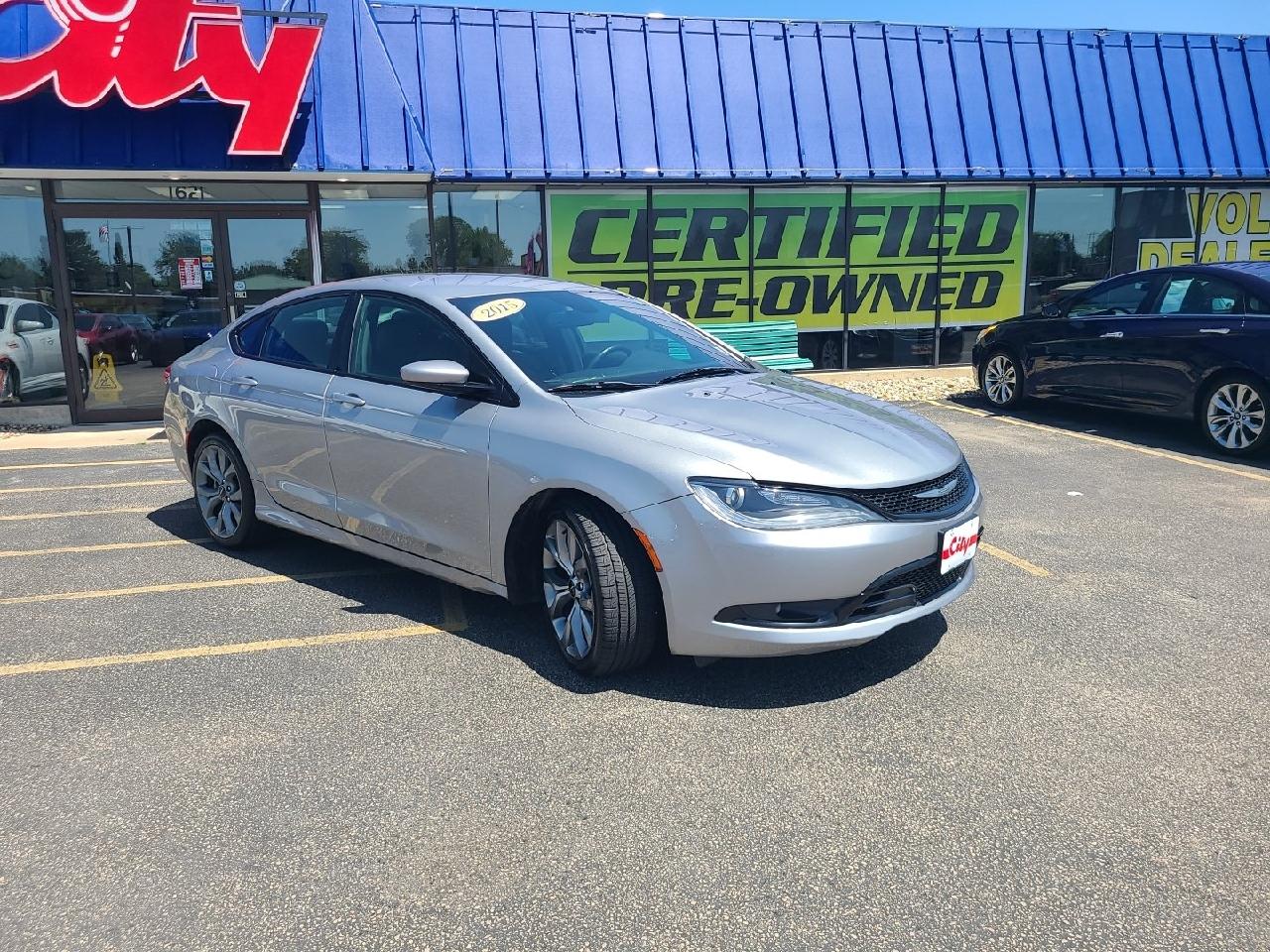 Chrysler 200 4dr Sdn S FWD 2015