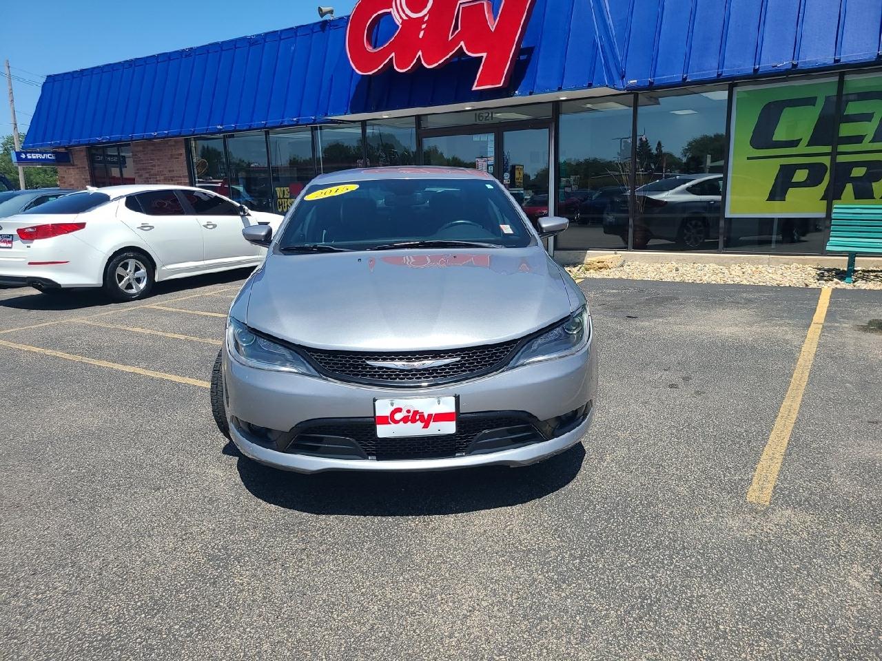 Chrysler 200 4dr Sdn S FWD 2015