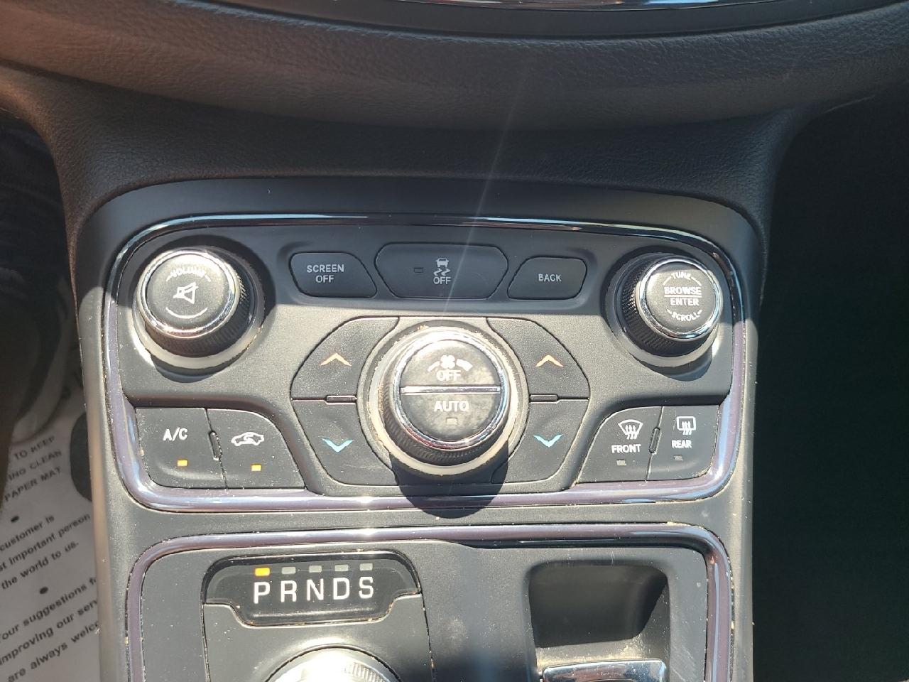 Chrysler 200 4dr Sdn S FWD 2015