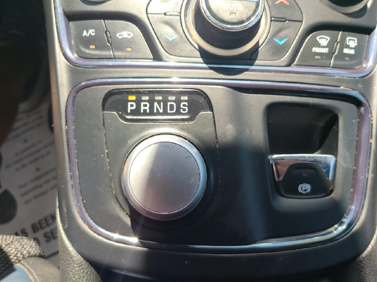 Chrysler 200 4dr Sdn S FWD 2015