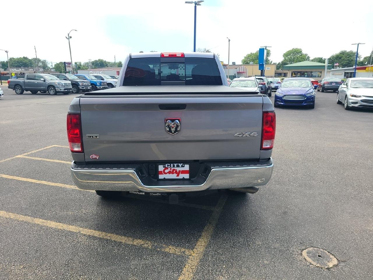RAM 1500 Classic SLT 4x4 Crew Cab 6'4" Box 2019