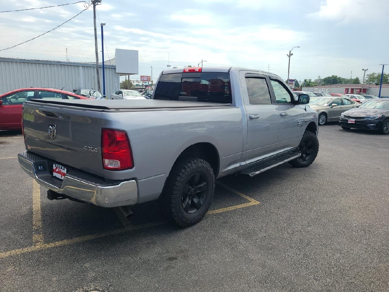 RAM 1500 Classic SLT 4x4 Crew Cab 6'4" Box 2019