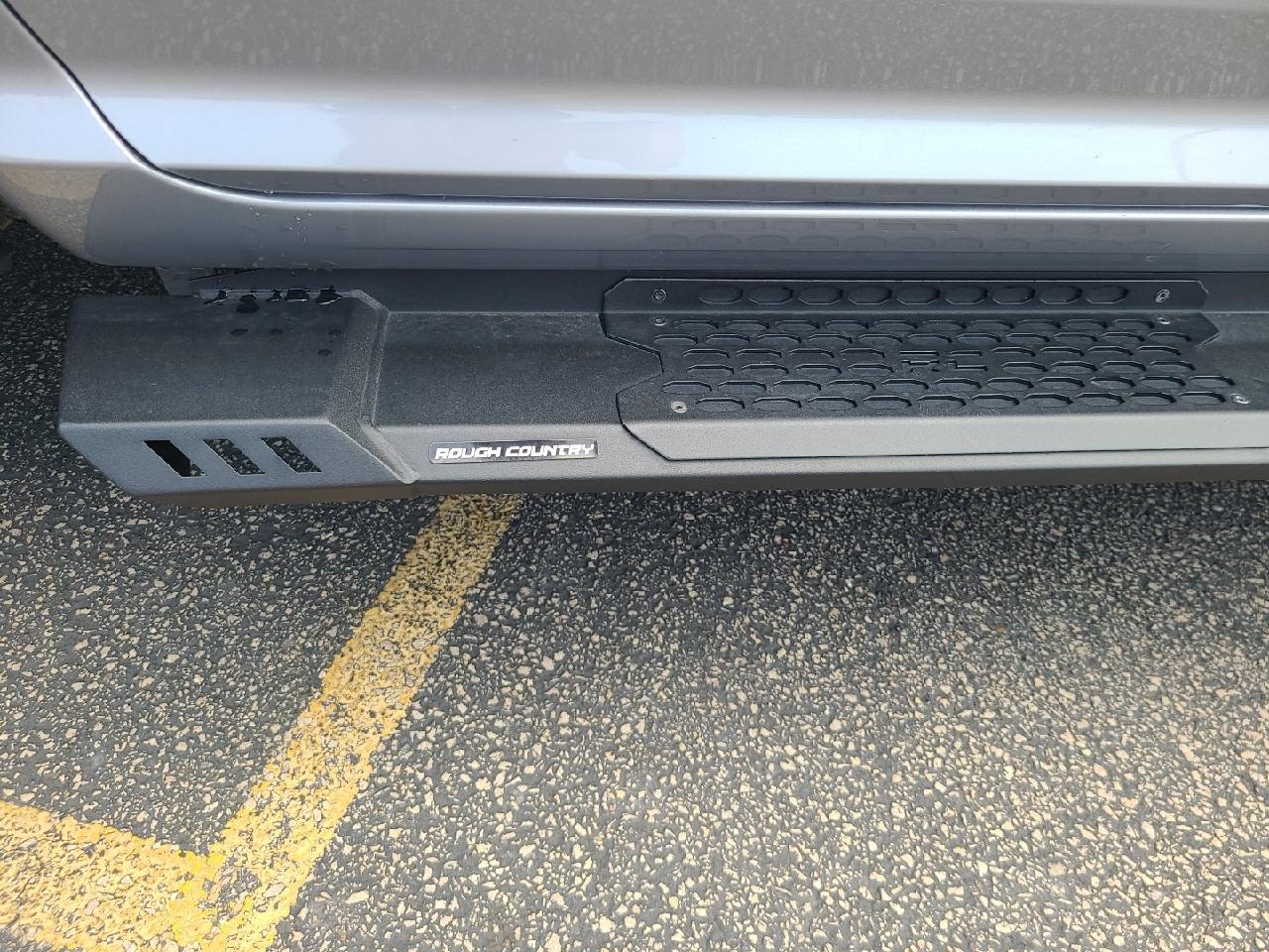 RAM 1500 Classic SLT 4x4 Crew Cab 6'4" Box 2019