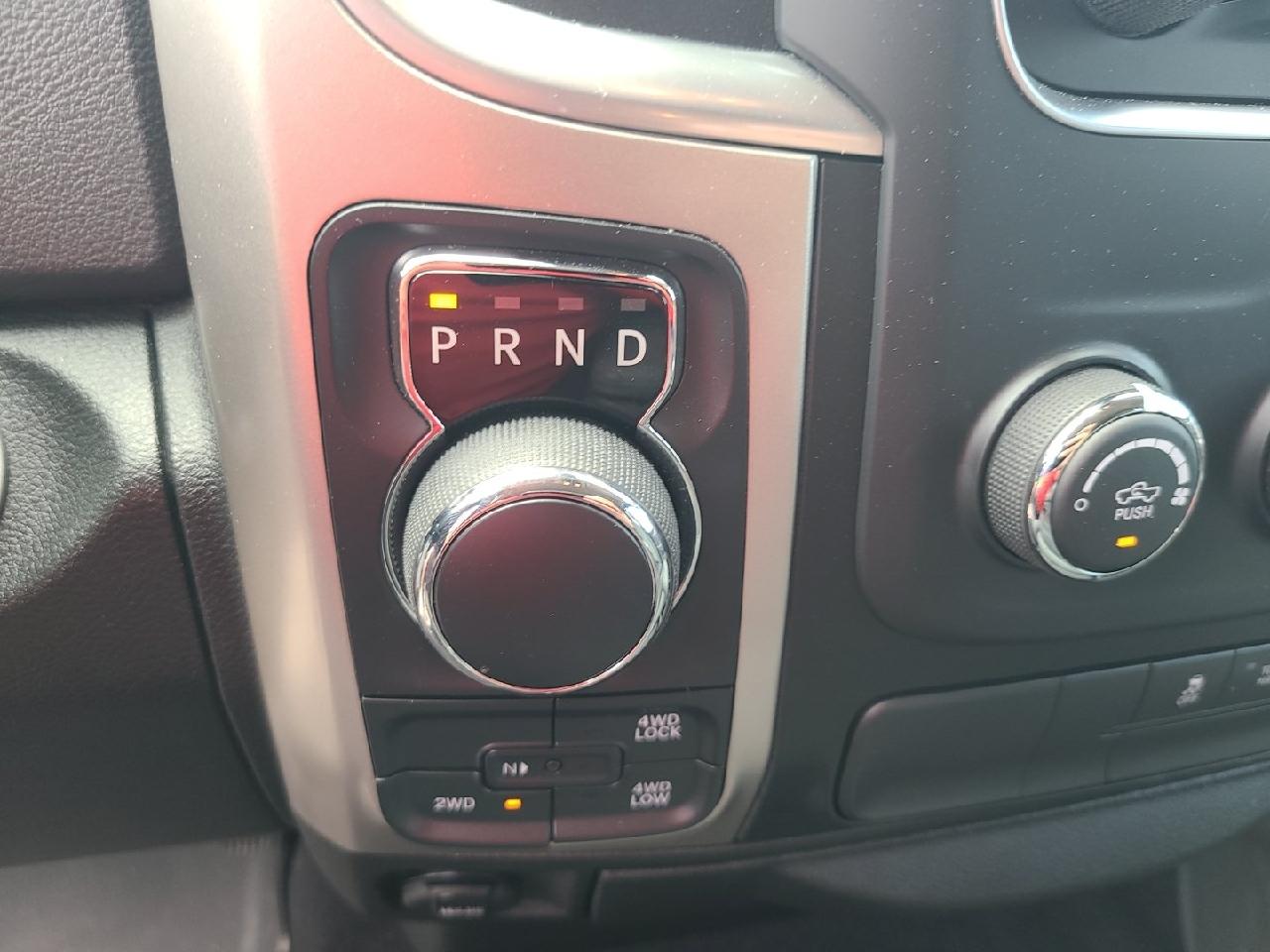 RAM 1500 Classic SLT 4x4 Crew Cab 6'4" Box 2019