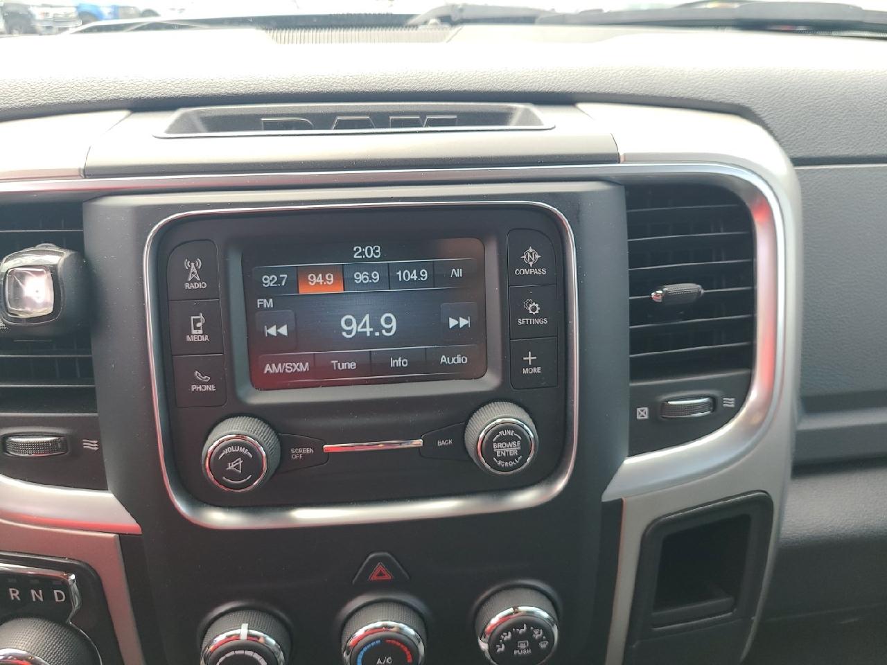 RAM 1500 Classic SLT 4x4 Crew Cab 6'4" Box 2019