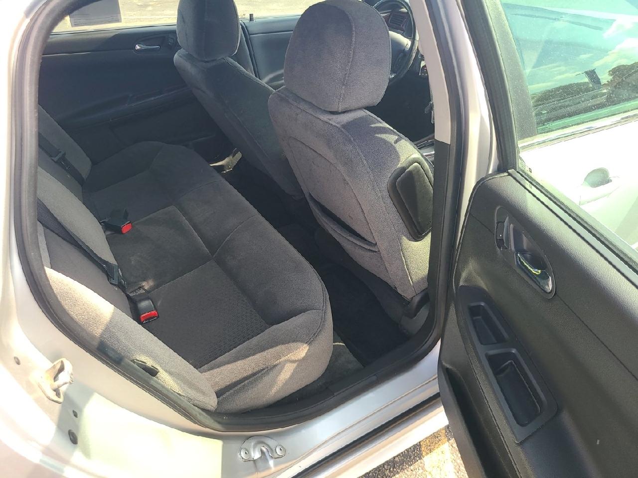 Chevrolet Impala 4dr Sdn LS Retail 2011