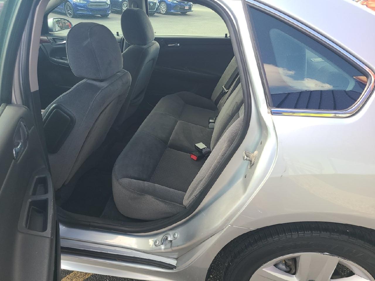 Chevrolet Impala 4dr Sdn LS Retail 2011