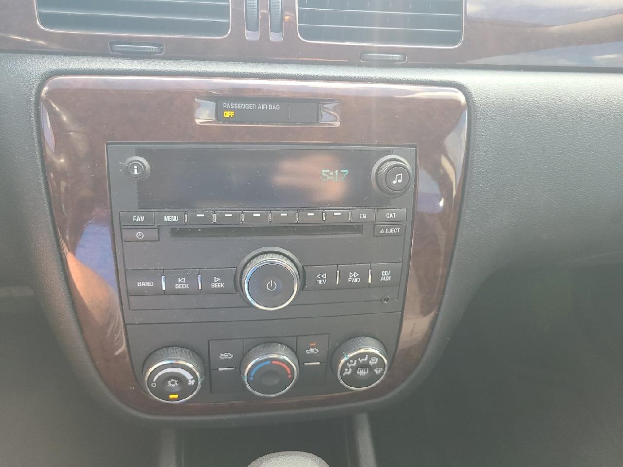 Chevrolet Impala 4dr Sdn LS Retail 2011