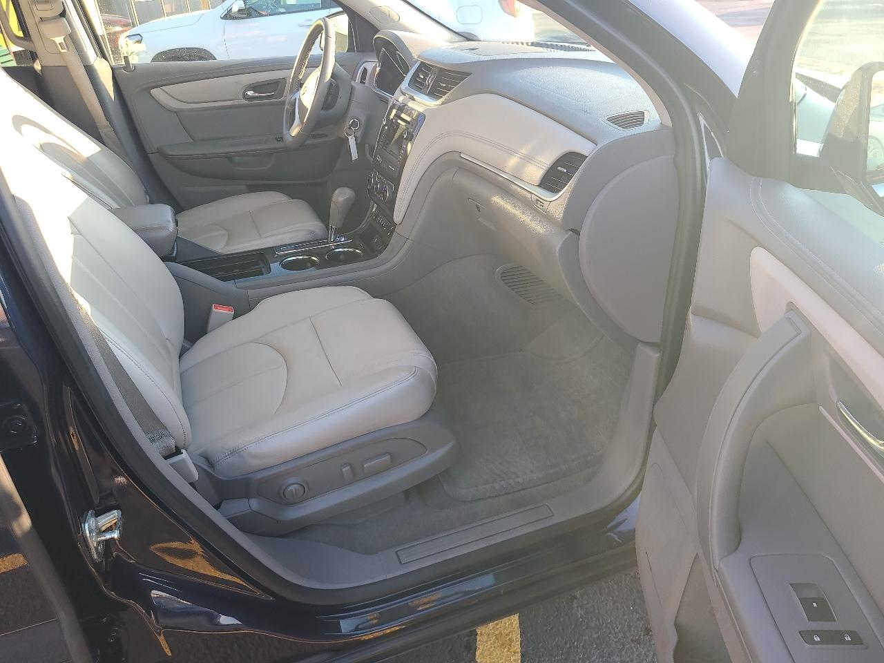 Chevrolet Traverse AWD 4dr LT w/2LT 2017