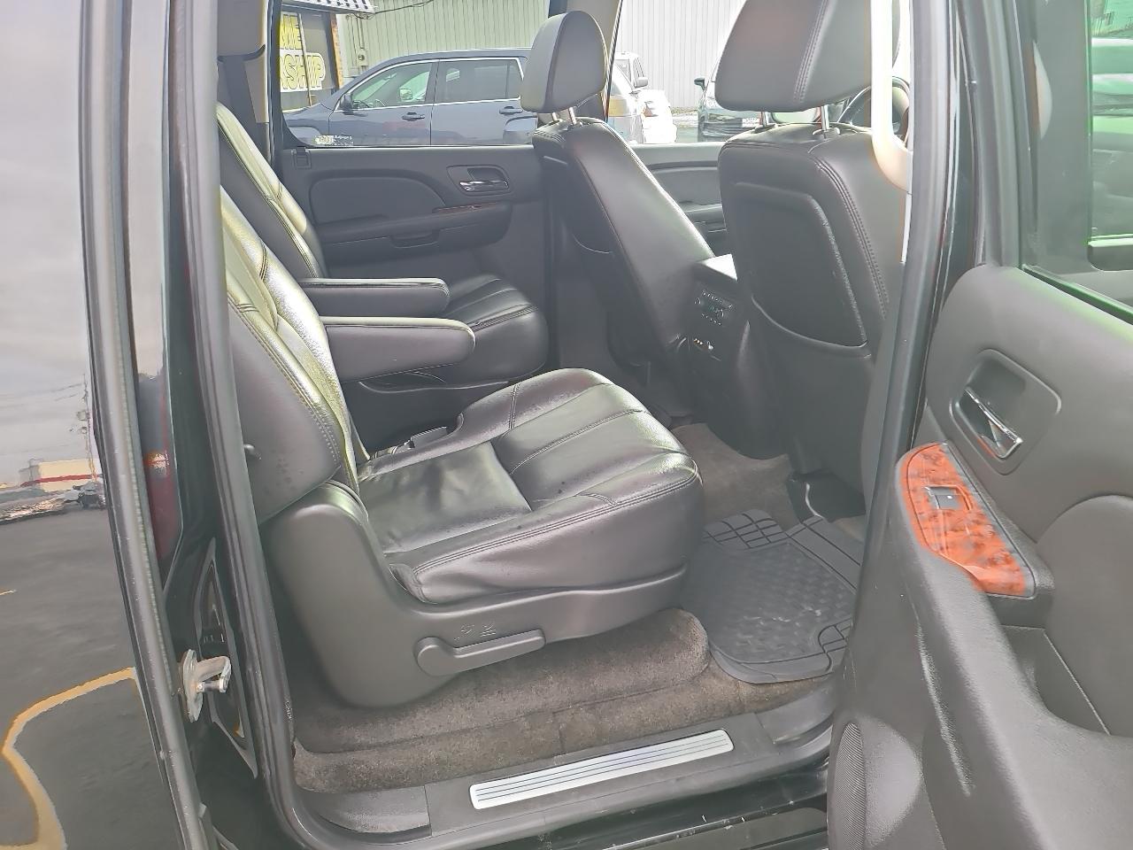 Chevrolet Suburban 4WD 4dr 1500 LTZ 2008