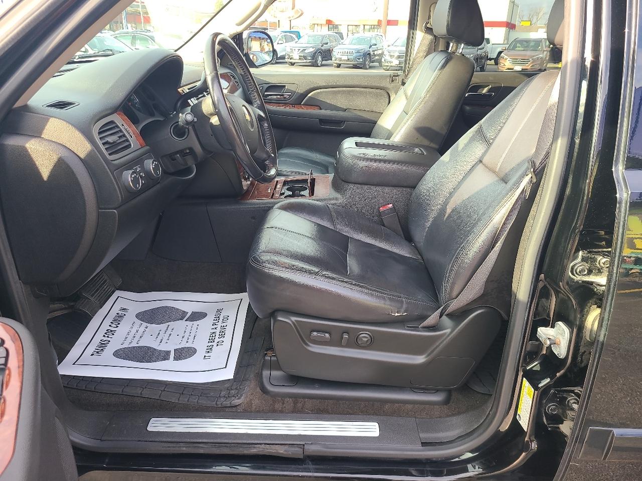 Chevrolet Suburban 4WD 4dr 1500 LTZ 2008