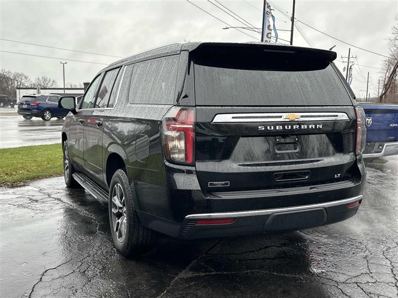 Chevrolet Suburban  2023