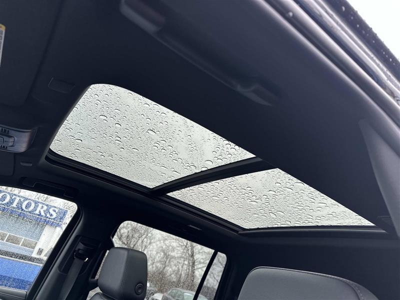 Chevrolet Suburban  2023