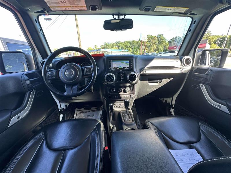 2017 Jeep Wrangler Unlimited Sahara photo 11