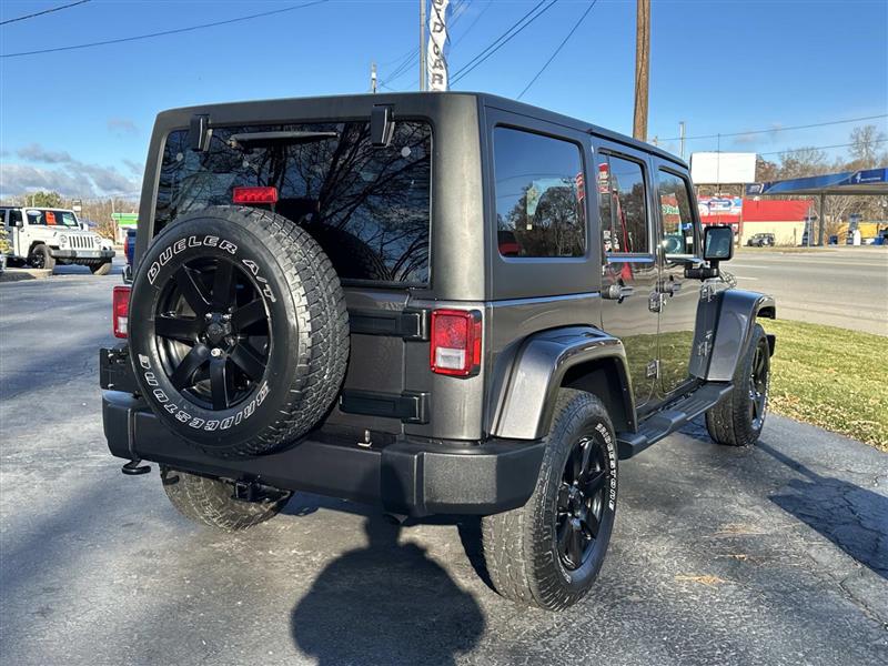 2018 Jeep Wrangler Unlimited Sahara photo 2