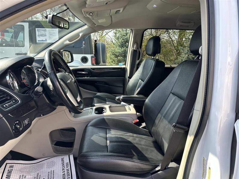 Chrysler Town & Country  2016