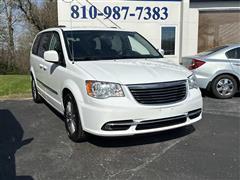 2016 Chrysler Town & Country 