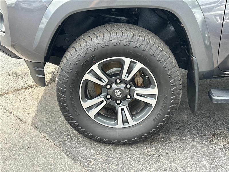 Toyota Tacoma  2017