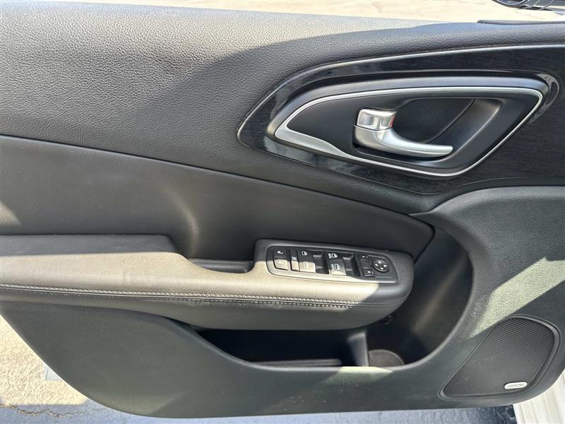 Chrysler 200  2016