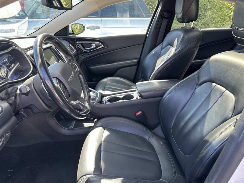 Chrysler 200  2016