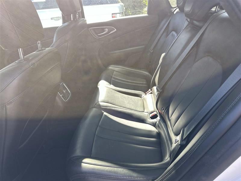 Chrysler 200  2016