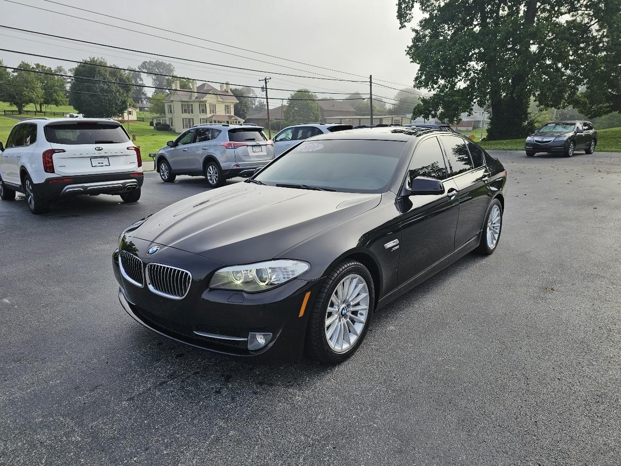 BMW 5-Series 535xi 2011