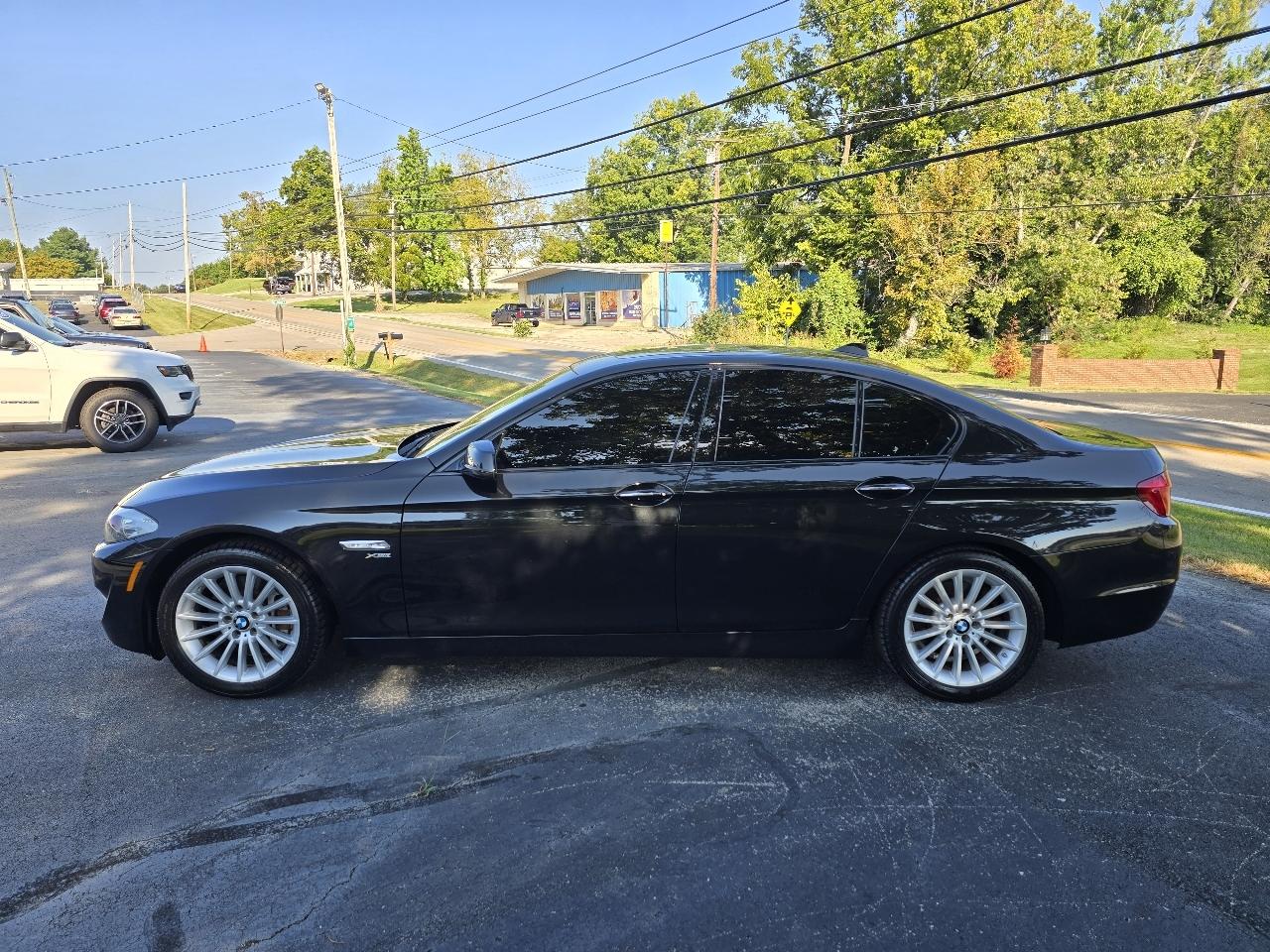 BMW 5-Series 535xi 2011