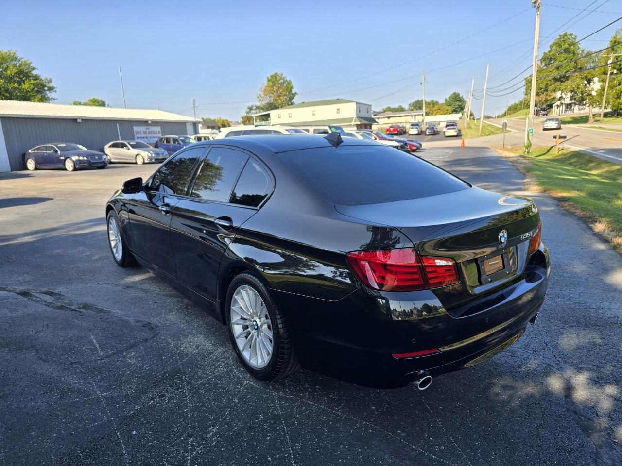 BMW 5-Series 535xi 2011