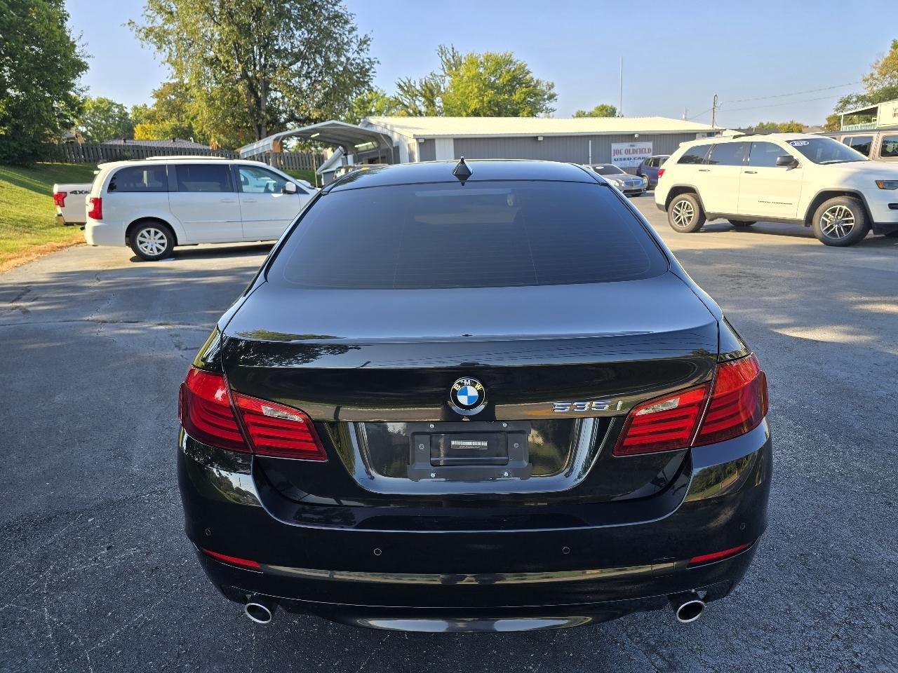 BMW 5-Series 535xi 2011