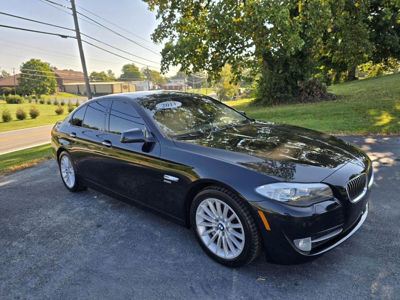 BMW 5-Series 535xi 2011