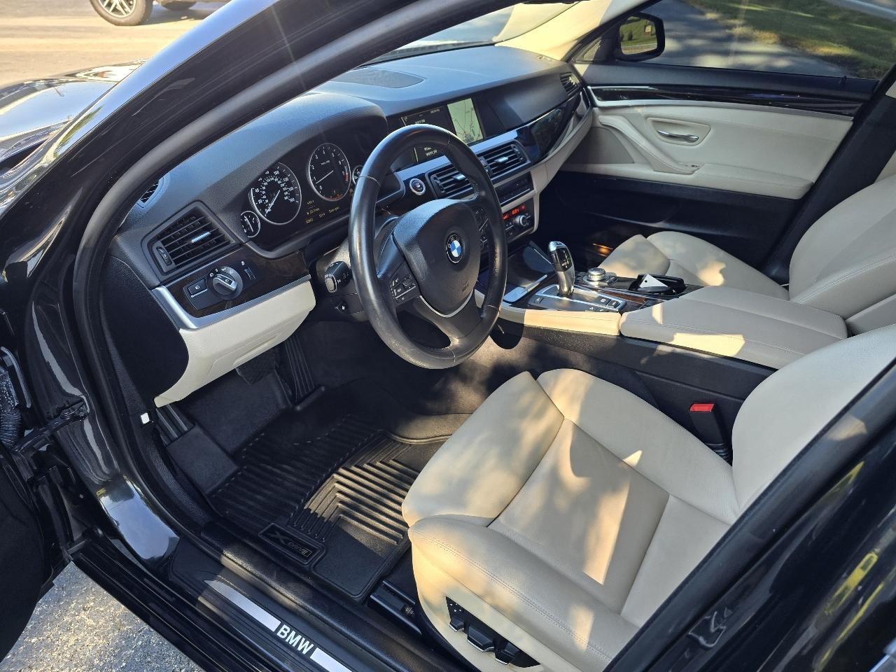 BMW 5-Series 535xi 2011